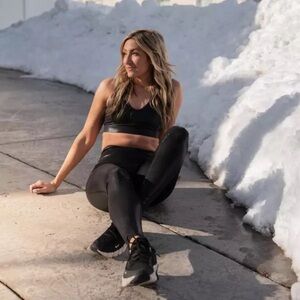 Fabletics Black Foil Fog Activewear Set High Waisted Leggings/Sports Bra 4x K4